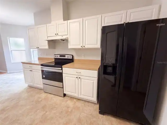 Listing Photo 10