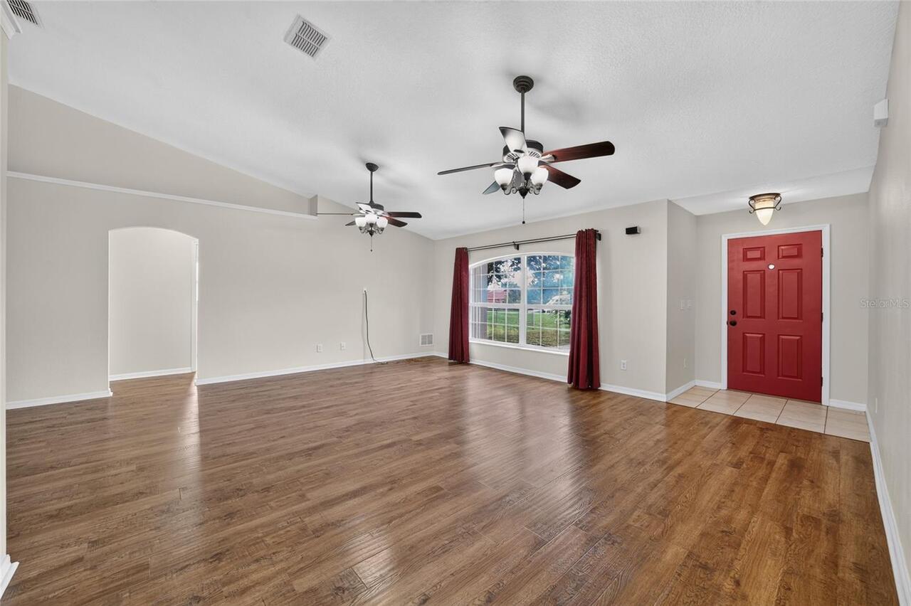 Listing Photo 8