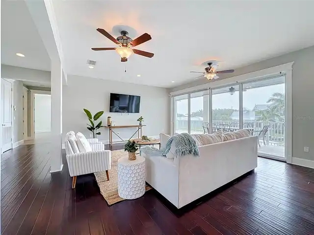 Listing Photo 14