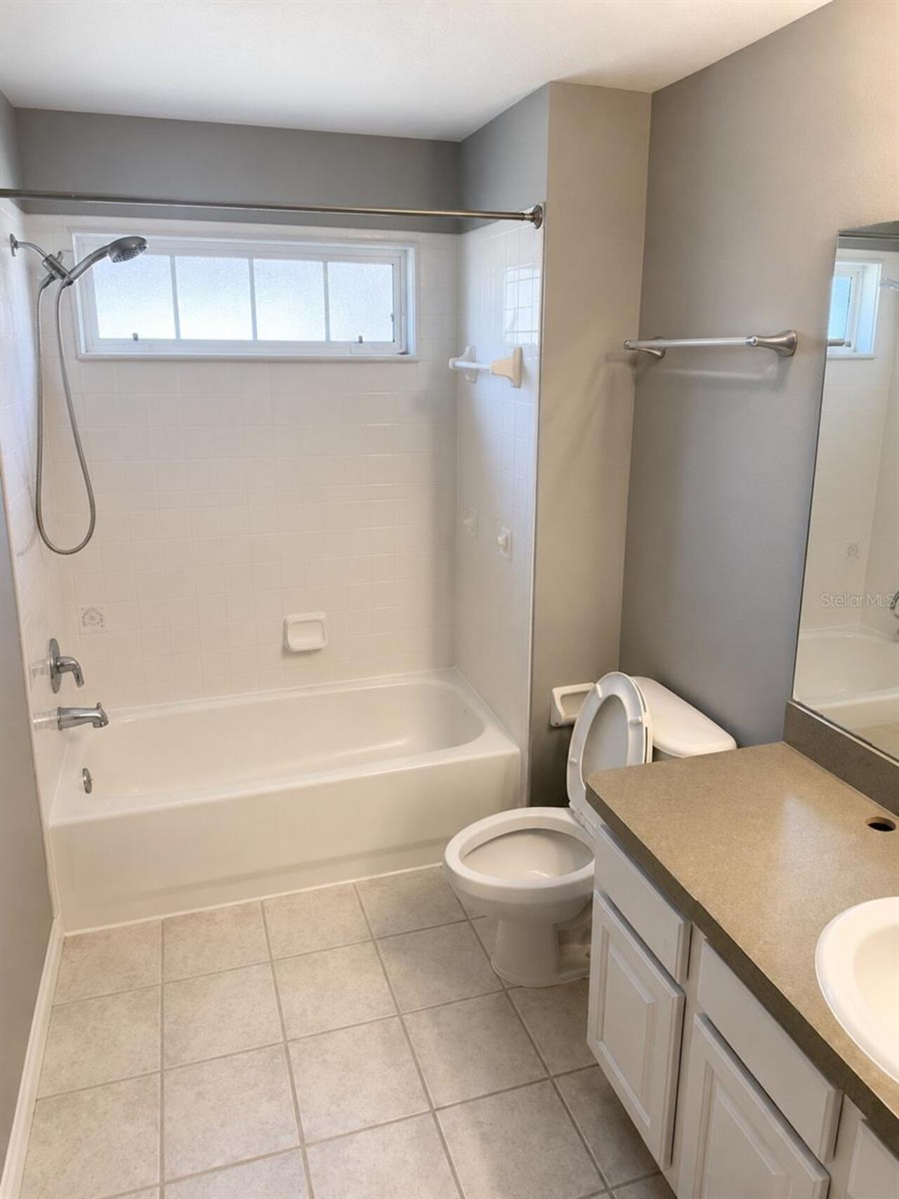 Listing Photo 12