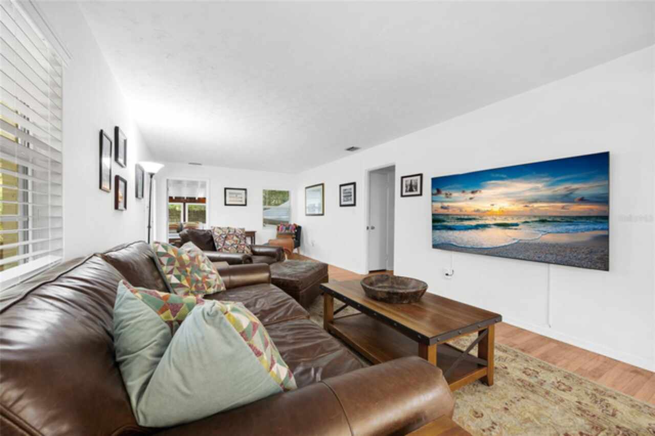 Listing Photo 9