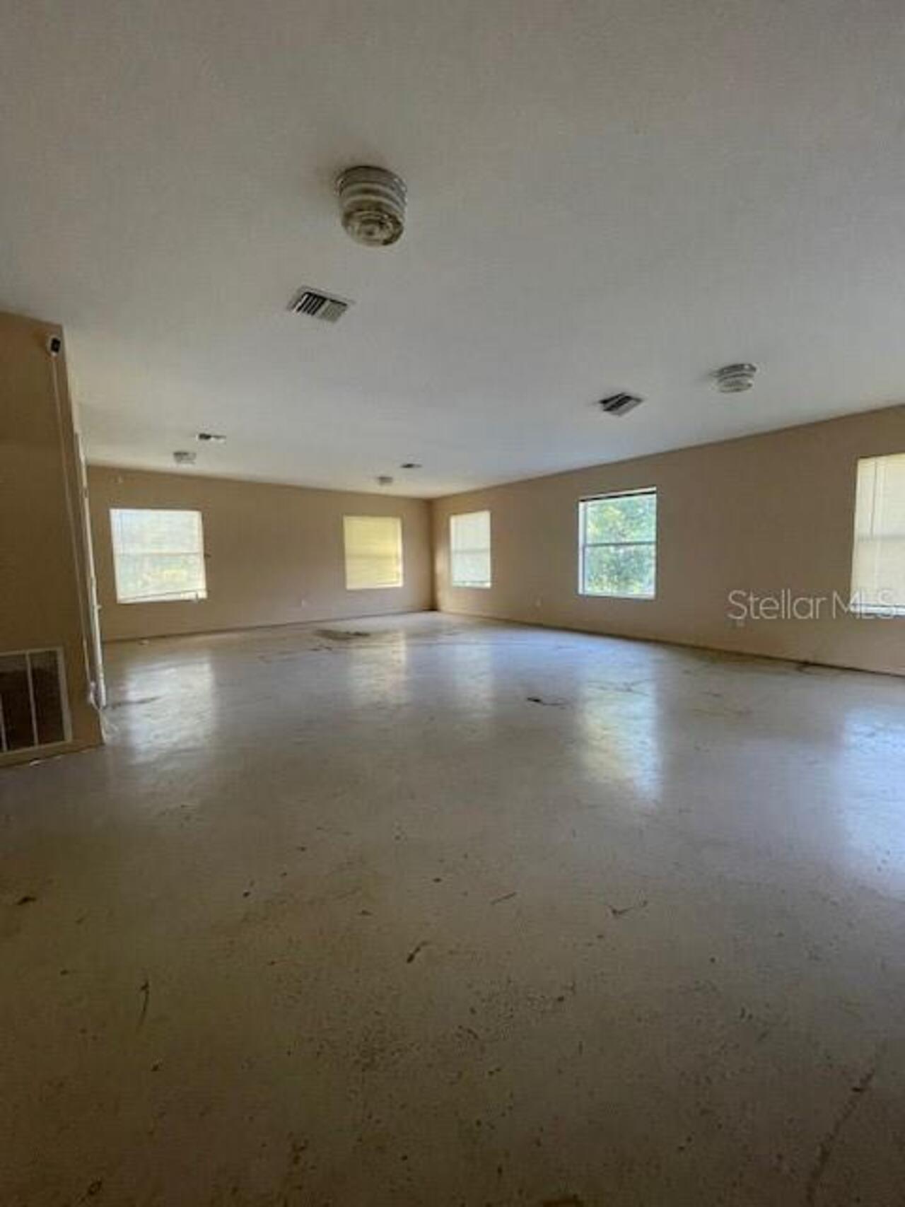 Listing Photo 10