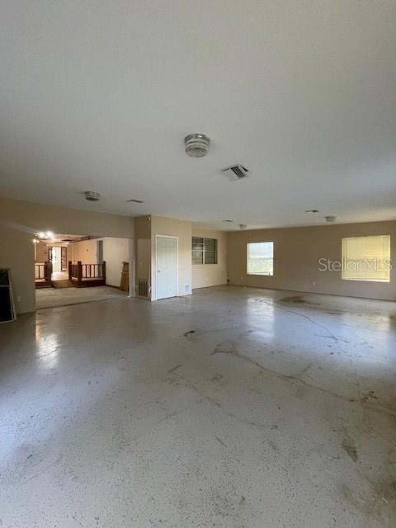 Listing Photo 12
