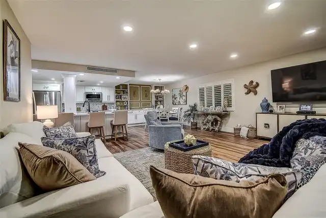 Listing Photo 17