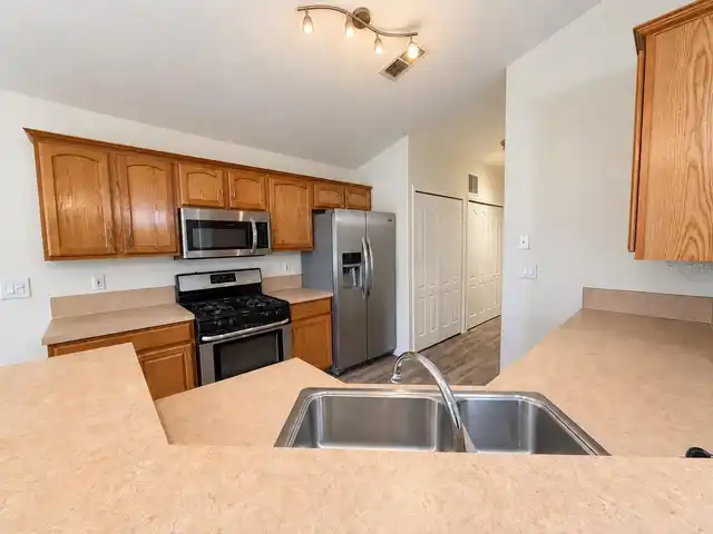 Listing Photo 16