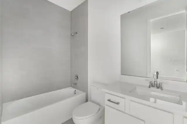 Listing Photo 10