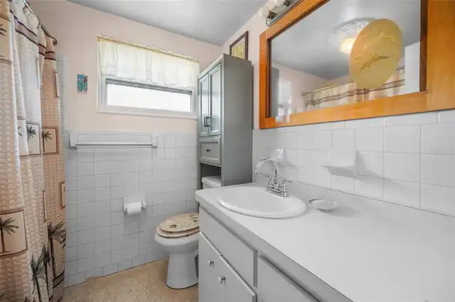 Listing Photo 12