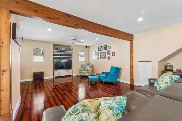 Listing Photo 9