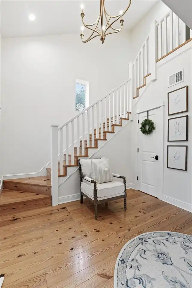 Listing Photo 16