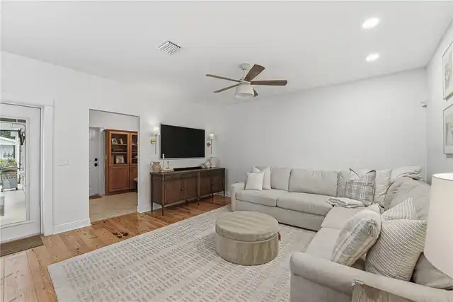 Listing Photo 25