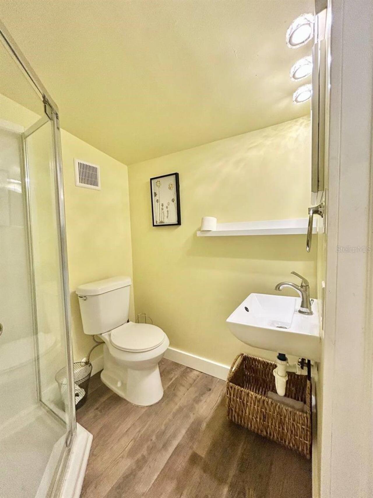 Listing Photo 8