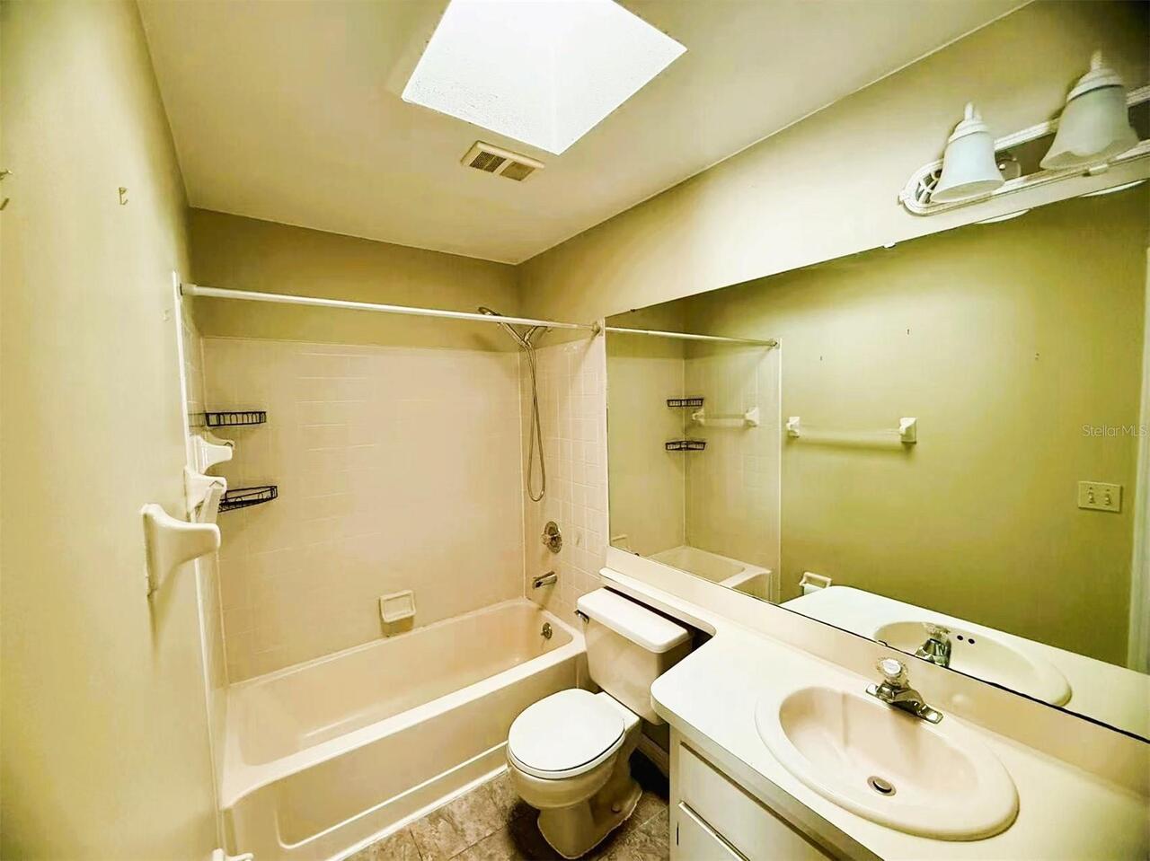 Listing Photo 11