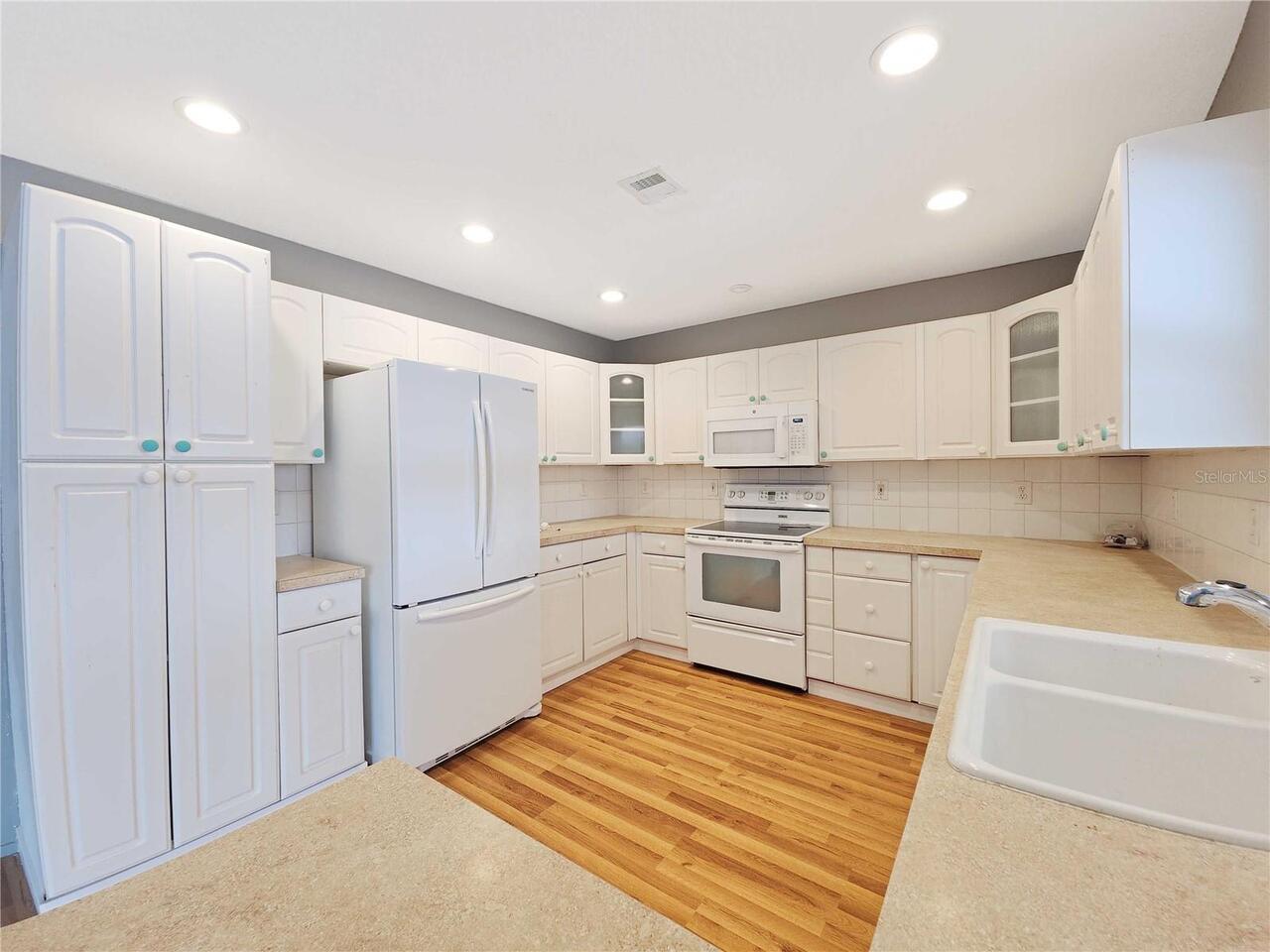 Listing Photo 11