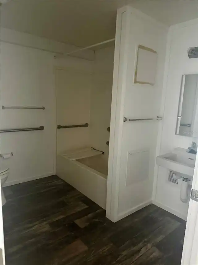 Listing Photo 7