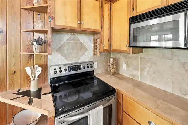 Listing Photo 17