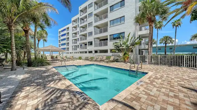 Listing Photo 17