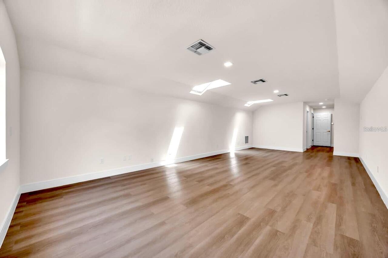 Listing Photo 28