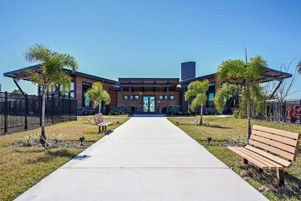 Listing Photo 11