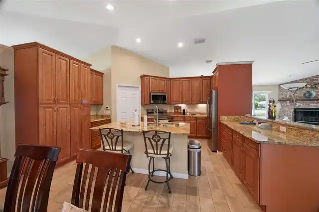 Listing Photo 18