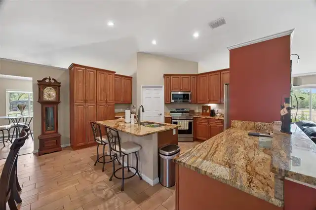 Listing Photo 19