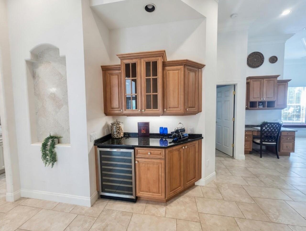 Listing Photo 10
