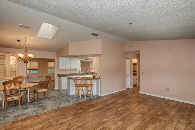 Listing Photo 7