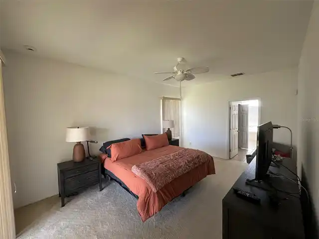 Listing Photo 12