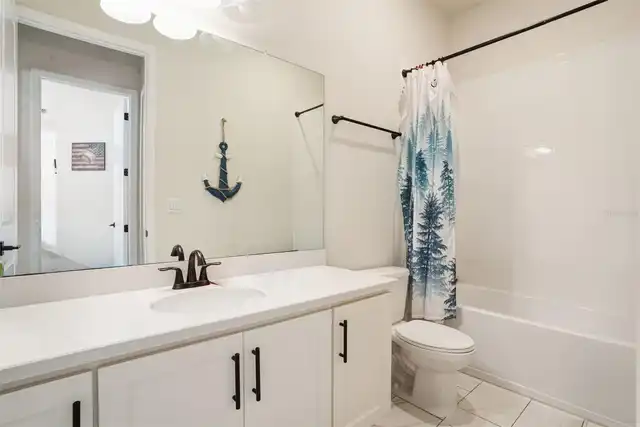 Listing Photo 10