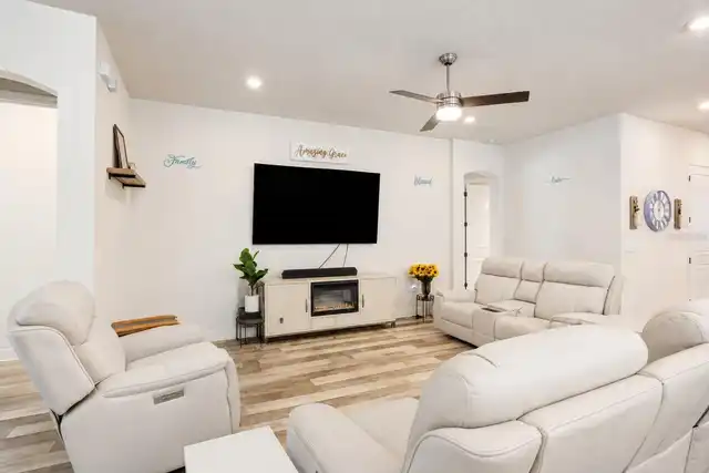 Listing Photo 17