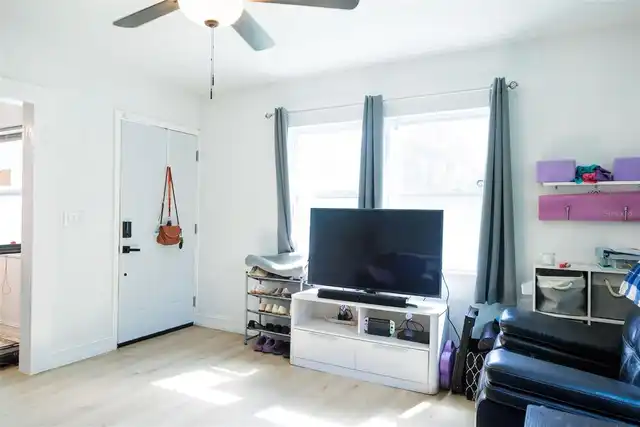 Listing Photo 8