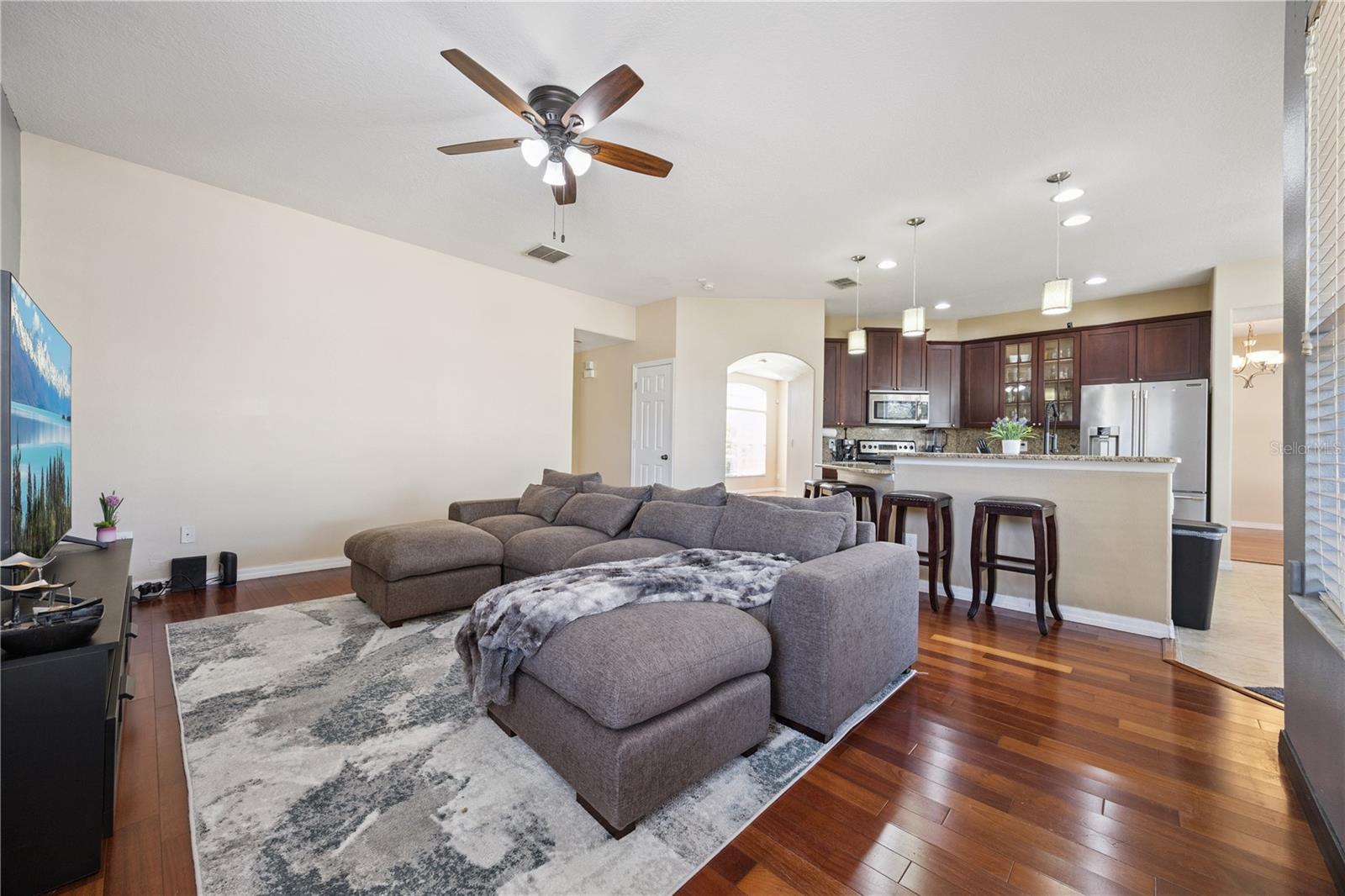 Listing Photo 11