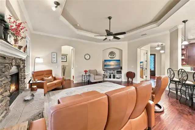 Listing Photo 9