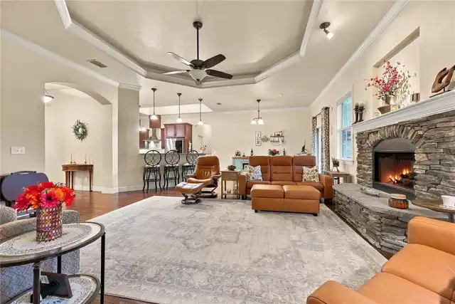 Listing Photo 10