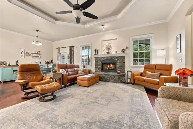 Listing Photo 11