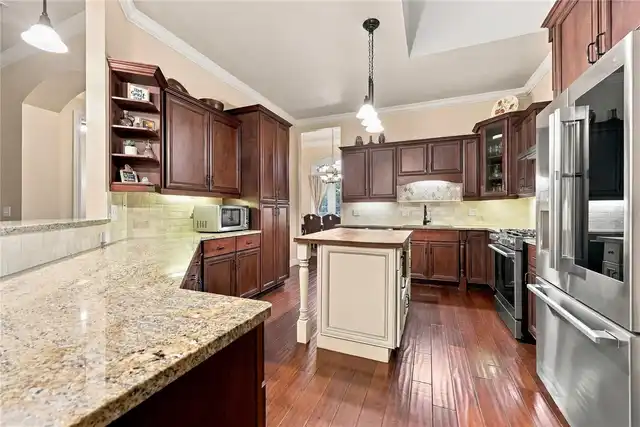 Listing Photo 14