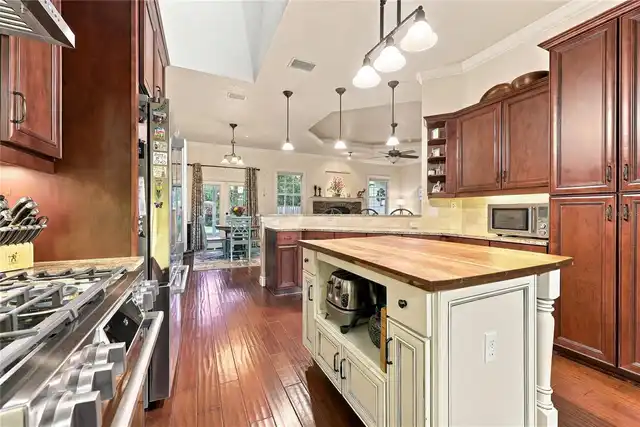 Listing Photo 16