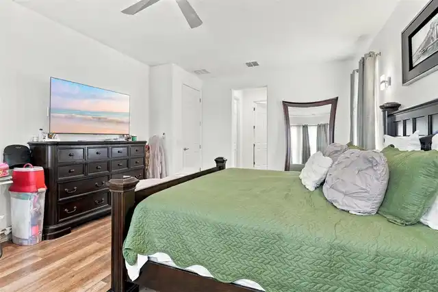 Listing Photo 7