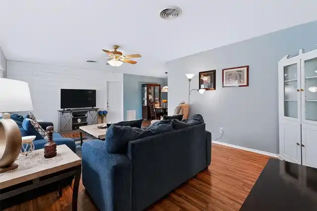 Listing Photo 7