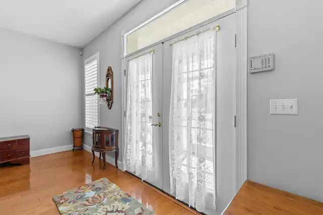 Listing Photo 11