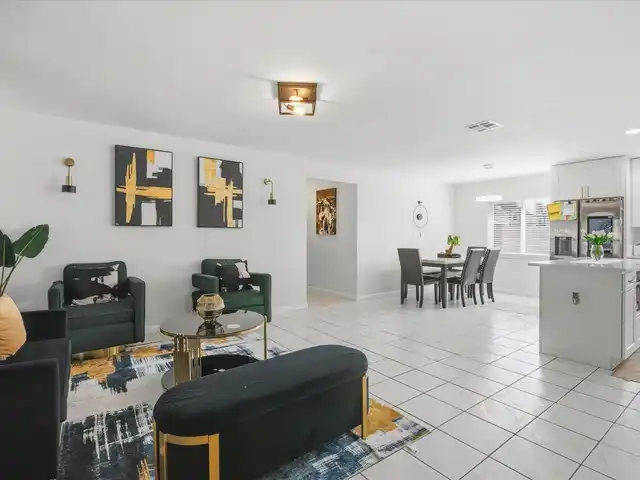 Listing Photo 8
