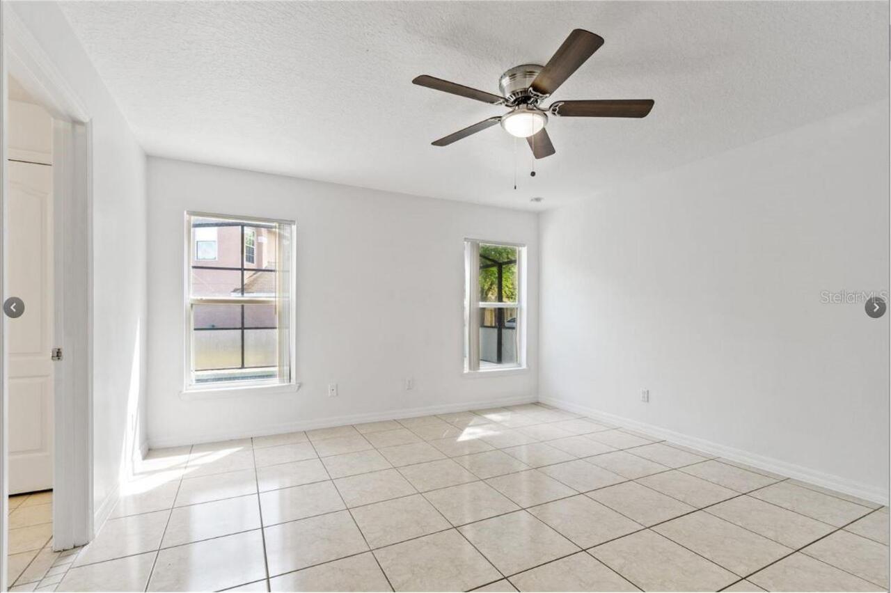 Listing Photo 12