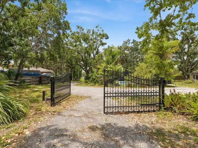 Listing Photo 8