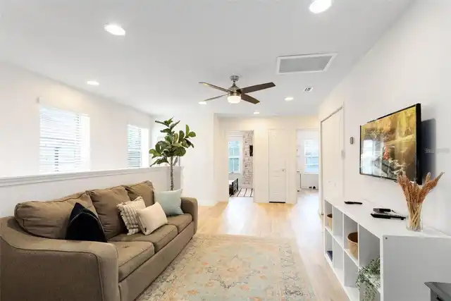 Listing Photo 12