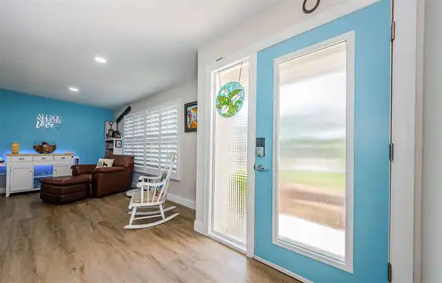 Listing Photo 12