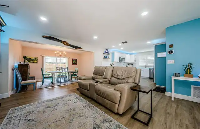 Listing Photo 14