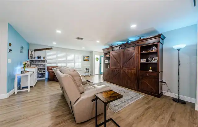 Listing Photo 17