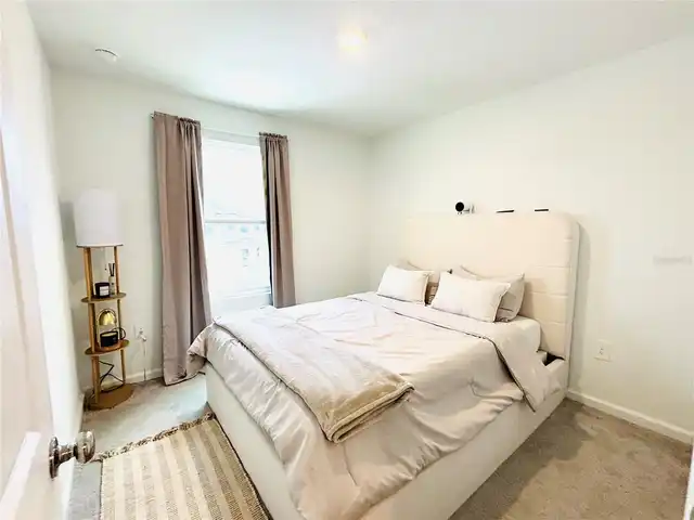 Listing Photo 8