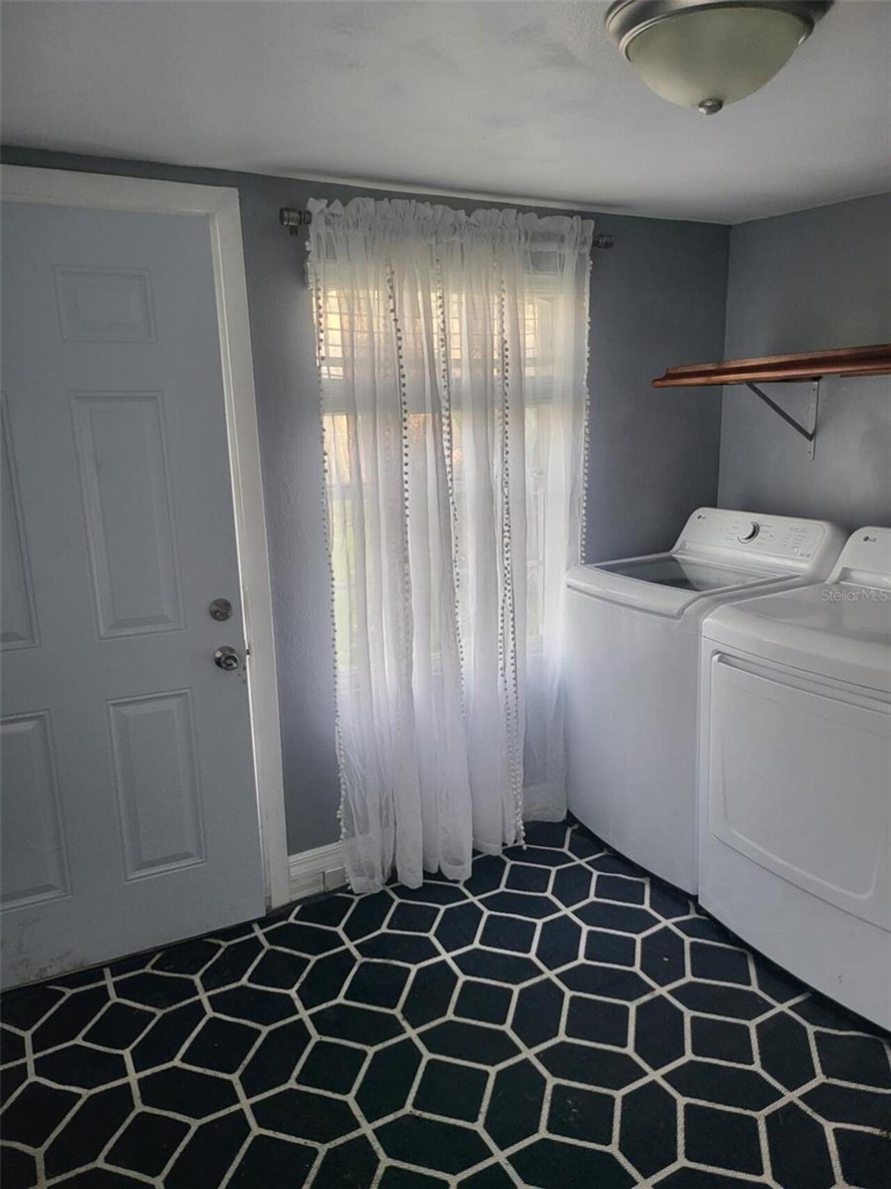 Listing Photo 11