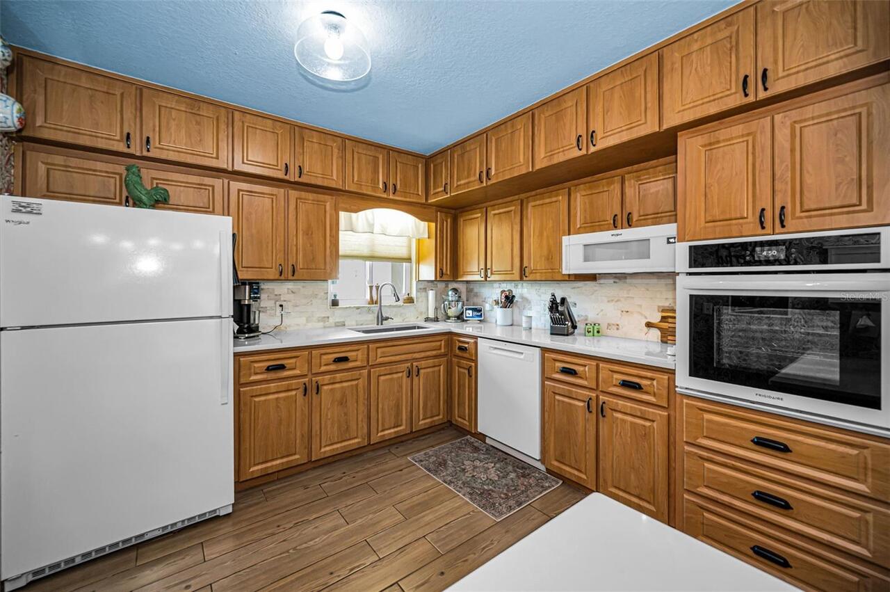 Listing Photo 10
