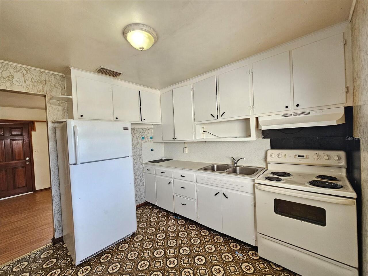 Listing Photo 6